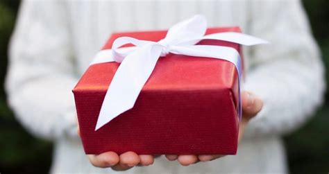 gift delivery services near me.